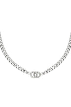 Diese silberne Gliederkette aus Edelstahl mit den verschlungenen Ringen ist nicht nur ein Schmuckstück, sondern erzählt eine Geschichte. Die beiden miteinander verschlungenen Ringe können als Symbol für Einheit, Liebe und Zusammengehörigkeit interpretiert werden.
