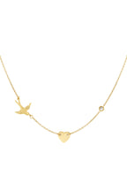 Entdecke die Schönheit und Eleganz unserer Phoenix Edelstahl-Halskette, verziert mit einem zauberhaften Vogel-, Herz- und funkelnden Zirkonia-Anhänger. Ein Symbol für Freiheit, Liebe und Raffinesse. Perfekt für deinen Alltag und besondere Anlässe.&nbsp;