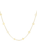 Entdecke die zeitlose Eleganz der Milla Halskette. Mit einer Länge von 39 cm und einer zusätzlichen 5 cm Verlängerung bietet sie dir die perfekte Passform. Hergestellt aus hochwertigem Edelstahl, das mit 14k Gold vergoldet ist, strahlt diese Halskette Luxus und Stil aus. Trage sie alleine für einen subtilen Look oder kombiniere sie mit anderen Schmuckstücken, um deinen persönlichen Stil zu unterstreichen. Ein Must-Have für deine Schmucksammlung.
