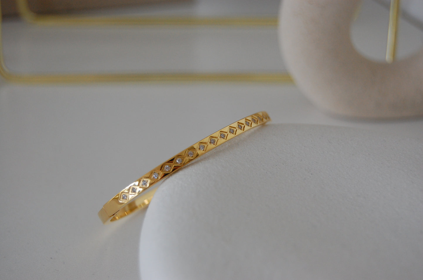 JONI ARMBAND