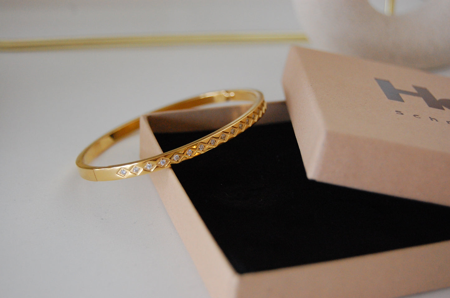 JONI ARMBAND