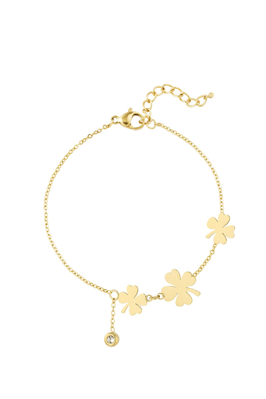 Filigranes goldenes Nancy Armband aus 14k vergoldetem Edelstahl mit drei Kleeblatt-Anhängern und einem runden Kristall-Charm auf weißem Hintergrund.