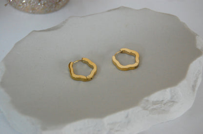 CAMILLA MEDIUM GOLD OHRRINGE