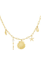 Goldene By The Sea Halskette mit Seepferdchen und Muschel Anhänger, wasserfester Schmuck aus Edelstahl von Hejschmuck.
