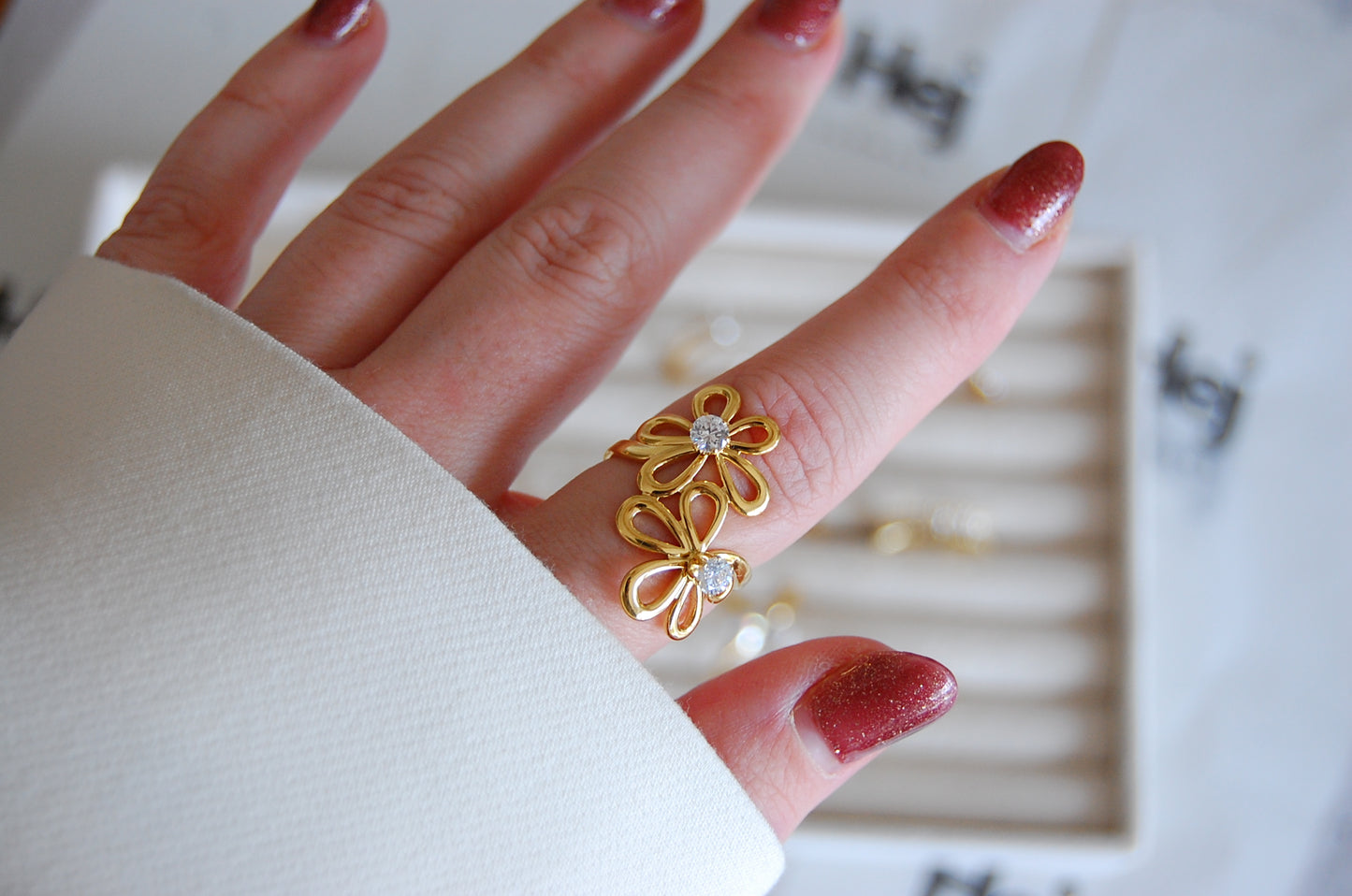 Verstellbarer Blumenring mit Zirkonia für Damen