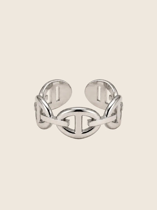Verstellbarer Aura Ring in Silber aus Edelstahl im eleganten Ankerketten-Design auf hellem Grund.