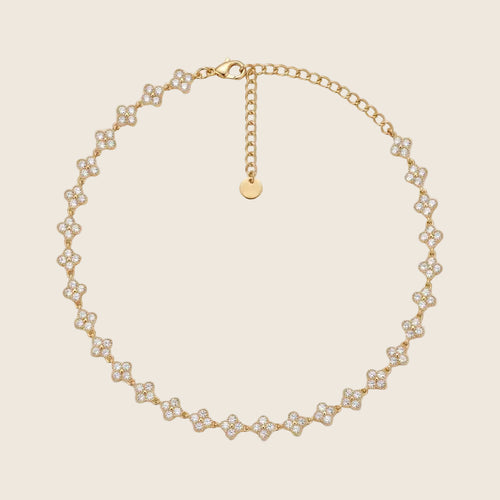 Crystal Bloom Halskette aus 14k vergoldetem Edelstahl mit klaren Zirkonia-Blüten.