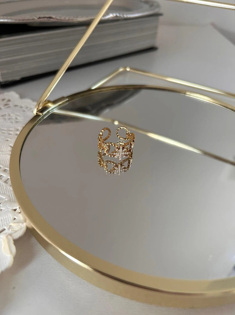CRYSTAL NOVA RING