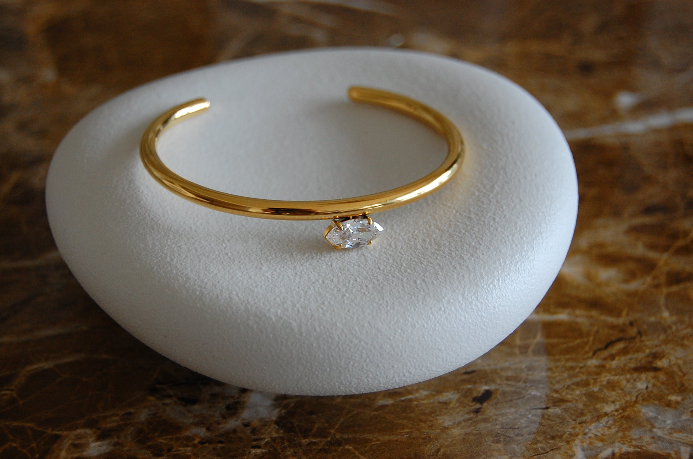 Damen Cuff Armreif mit Zirkonia Stein aus Edelstahl und vergoldet