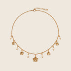 Fiora Halskette in Gold mit Blüten-Charms und kleinen Perlen, Edelstahl 14k vergoldet