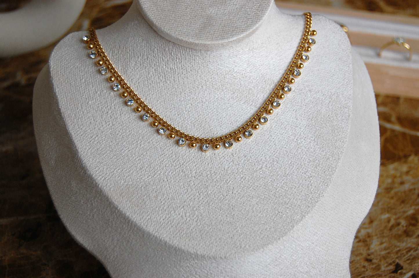 Elegante Damen Halskette Nova aus Edelstahl mit 18K-Vergoldung 