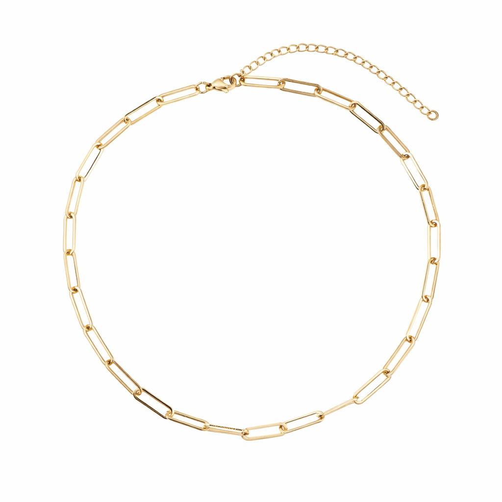 Goldene Paperclip Halskette aus Edelstahl mit Karabinerverschluss und verstellbarem Verlängerungskettchen auf weißem Hintergrund.