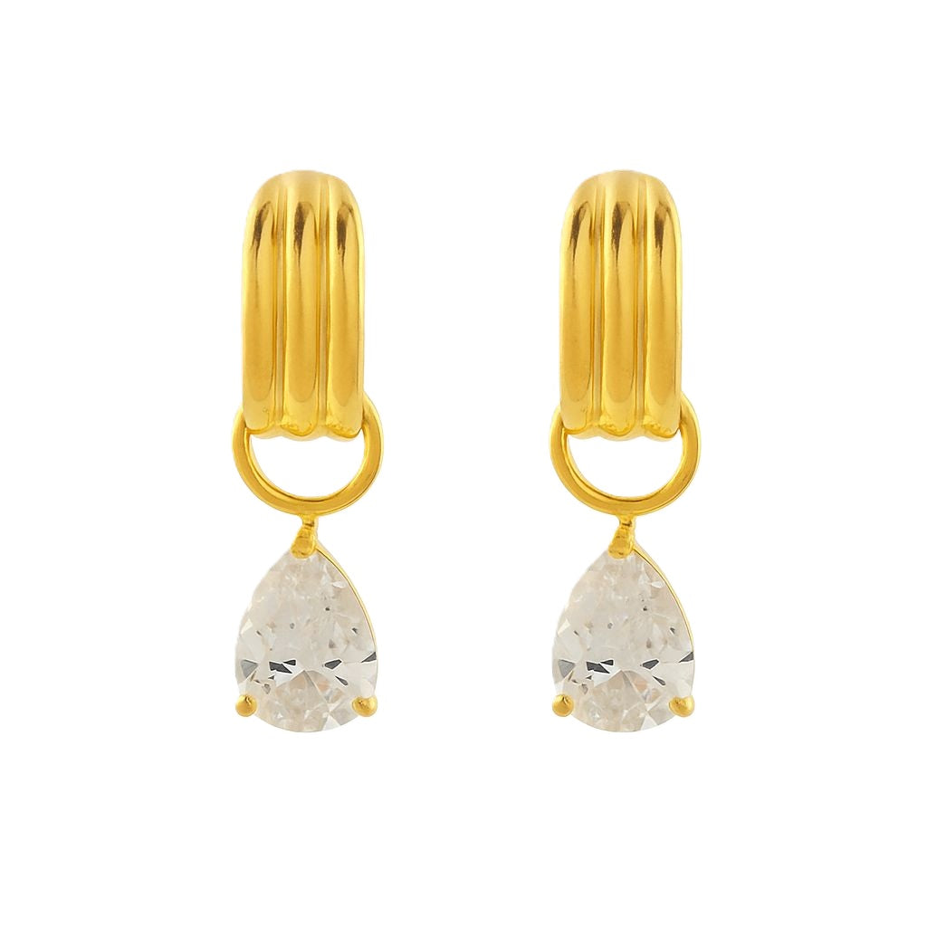 Goldene Mini Creolen aus Edelstahl mit 18K Vergoldung und funkelnden Zirkonia-Steinchen – zarter, eleganter Ohrschmuck für Damen.