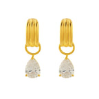 Goldene Mini Creolen aus Edelstahl mit 18K Vergoldung und funkelnden Zirkonia-Steinchen – zarter, eleganter Ohrschmuck für Damen.