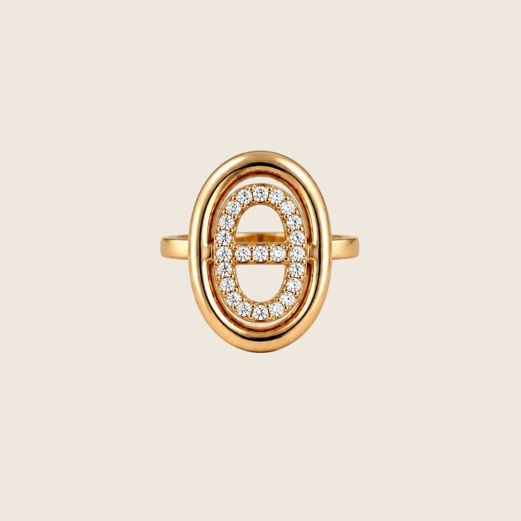 Lumina Ring in Gold mit ovalem Pavé-Design und funkelnden Zirkonia-Steinen