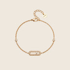 Maribel Armband in Gold mit länglichem Pavé-Glied, zwei Zirkonia-Steinen und Verlängerungskette