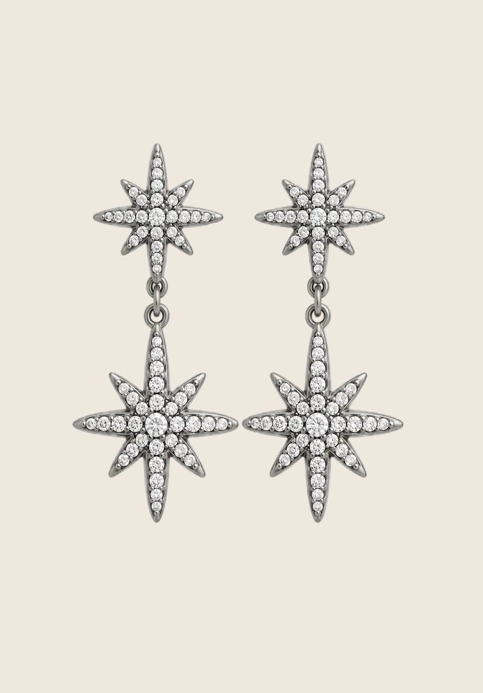 Polar Star Ohrringe in Silber aus Edelstahl mit 2,1 cm großem Sternen-Anhänger und Pavé-Zirkonia.