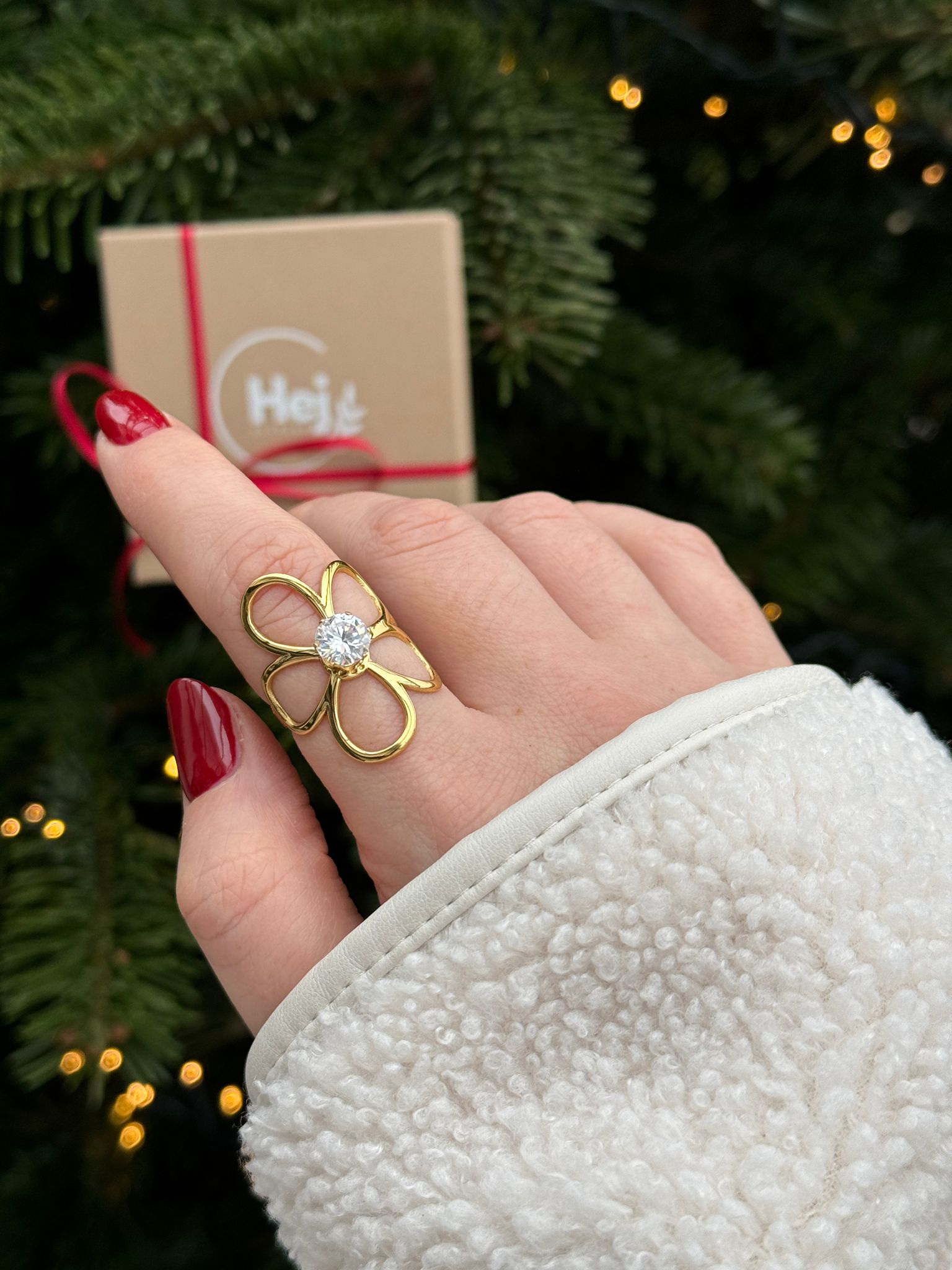 18K vergoldeter, verstellbarer Edelstahlring in verspielter Blütenform mit funkelndem Stein – eleganter Damenring